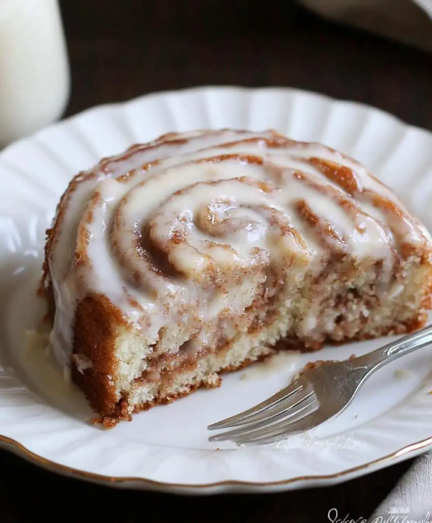 Gooey Cinnamon Roll Cake Recipe